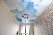 натяжной потолок с фотопечатью облаков
